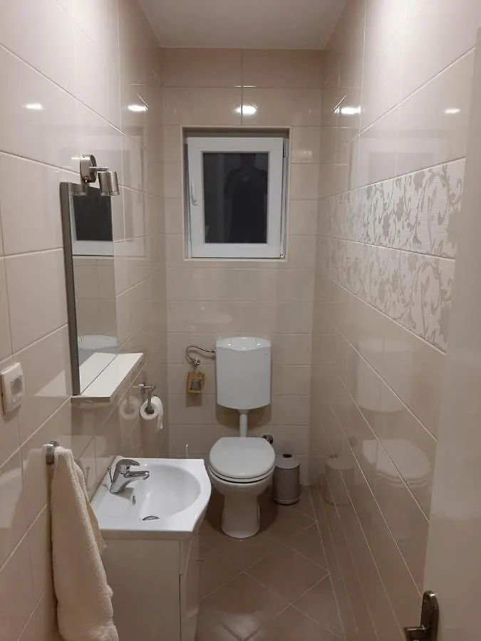 Apartment Nika Banjol 0*,